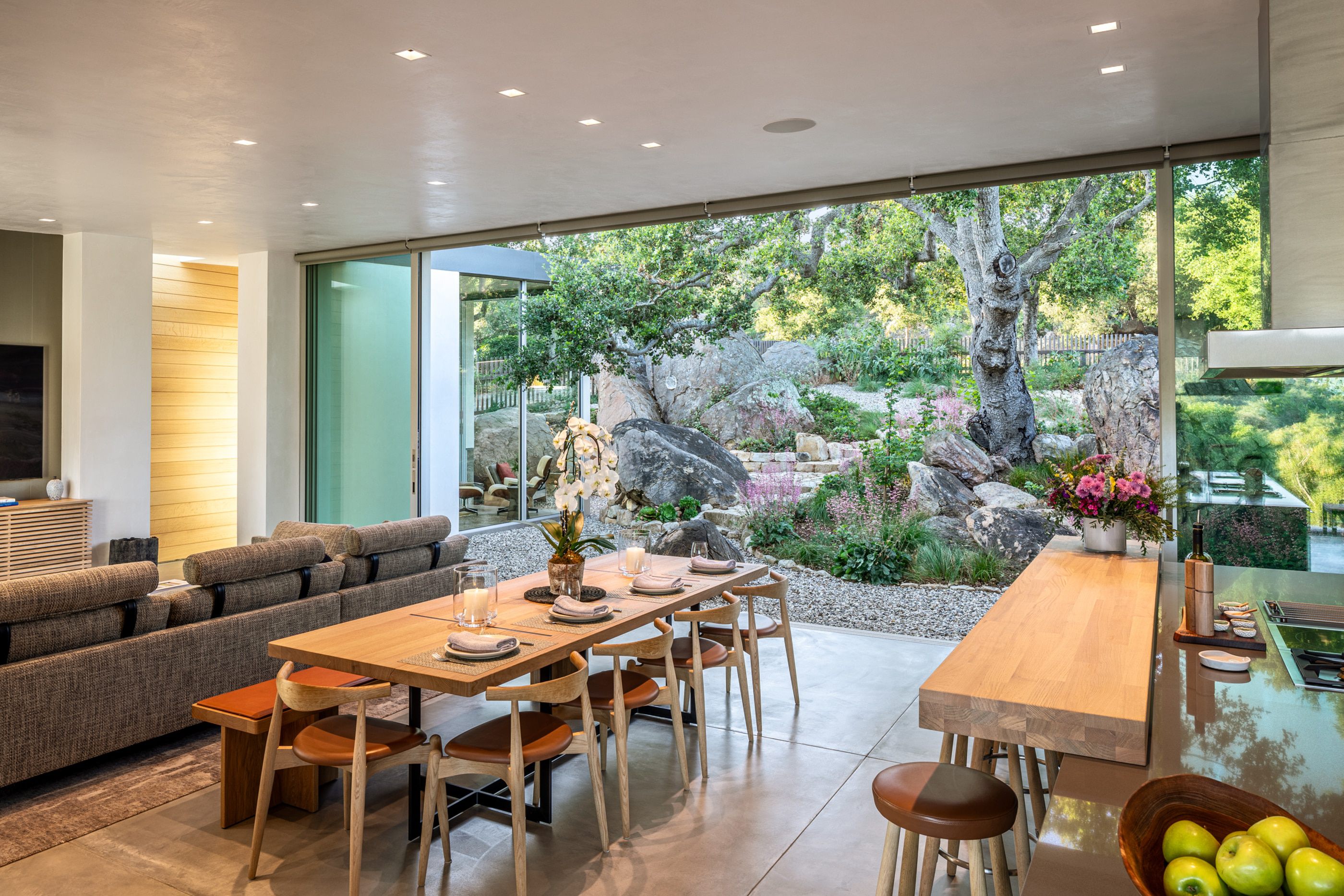 Santa-Barbara-Foothills-Residence-Modern-Kitchen-Living-Dining