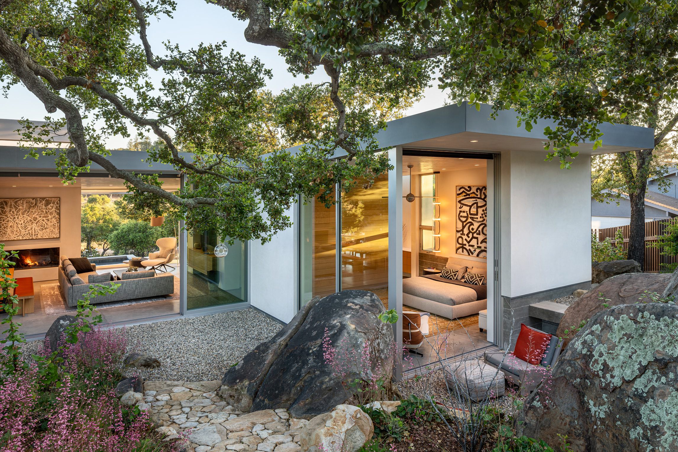 Santa-Barbara-Foothills-Residence-Modern-Primary-Bedroom-Exterior