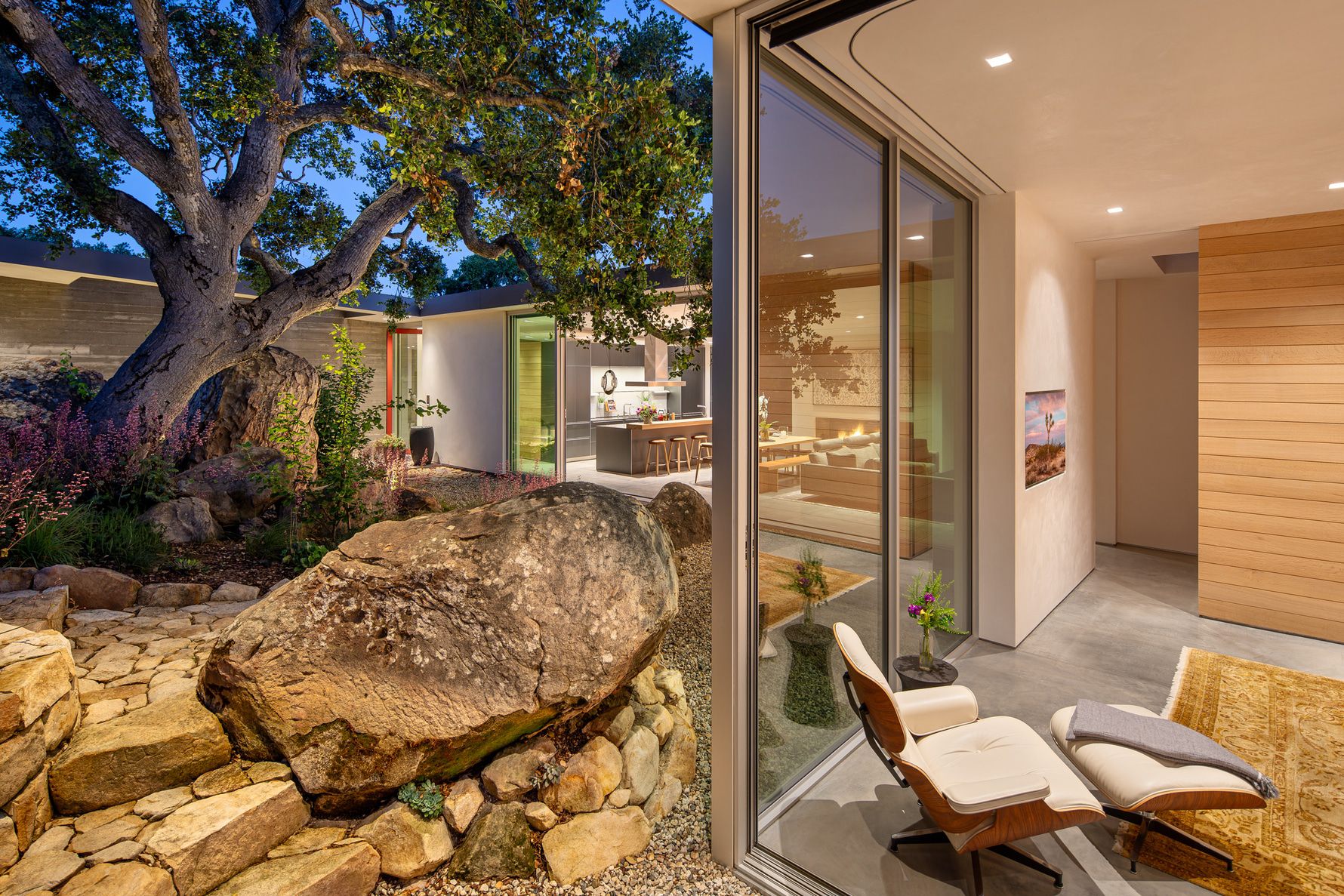 Santa-Barbara-Foothills-Residence-Modern-Primary-Bedroom-Corner-Window