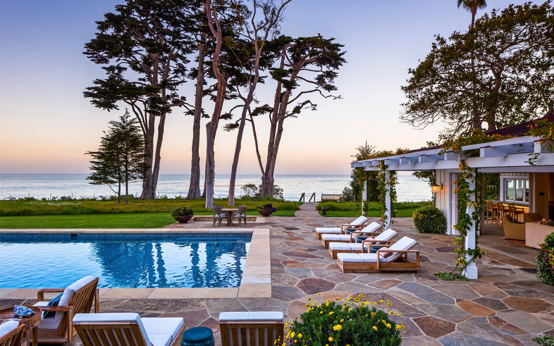 Santa-Barbara-Beach-Residence-Pool-Cabana