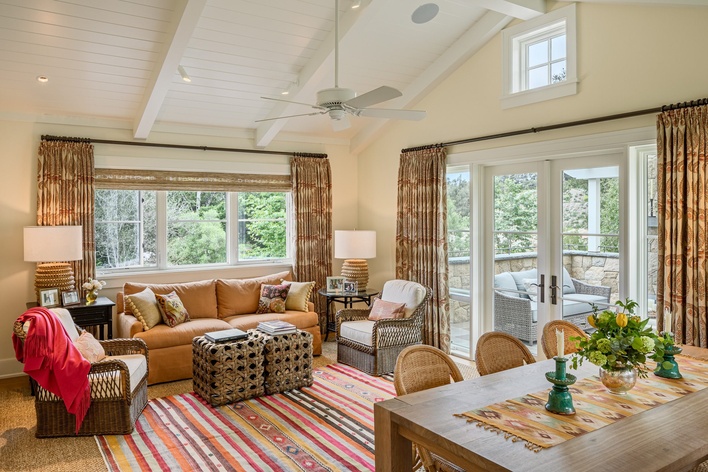 Glen-Oaks-Guest-House-Living-Room