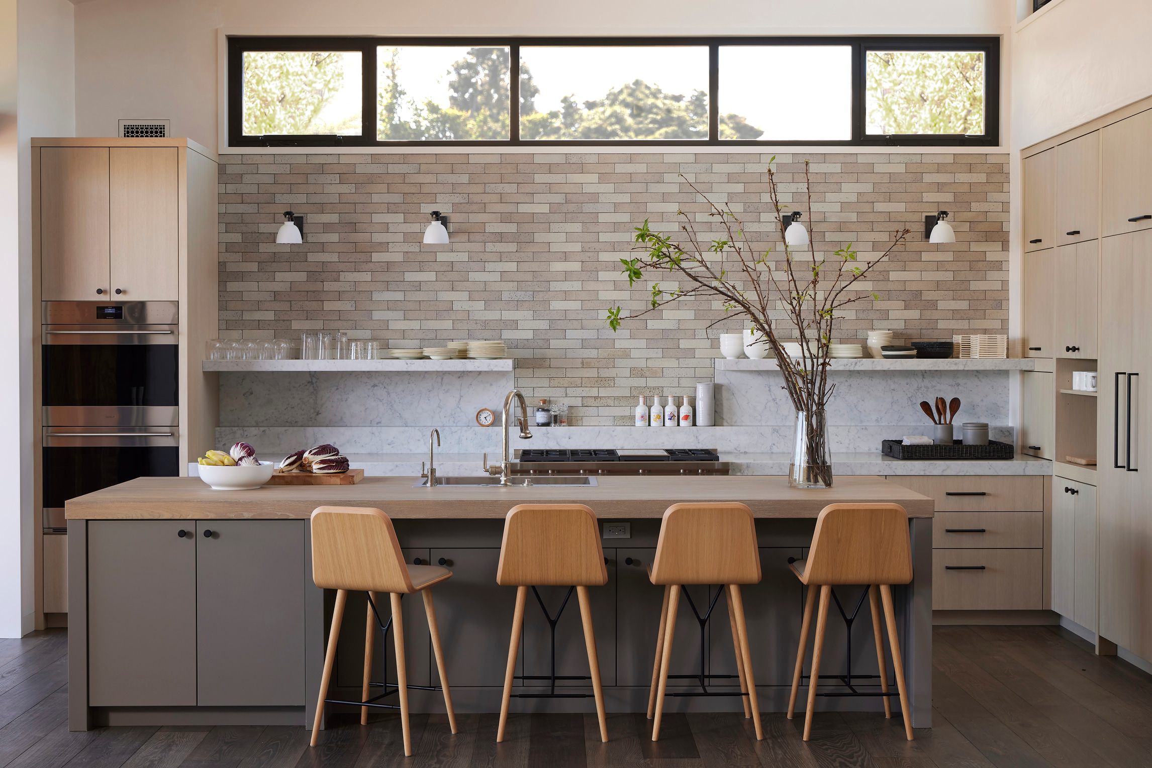El-Estero-Beach-House-Kitchen-island-Kitchen-Tile