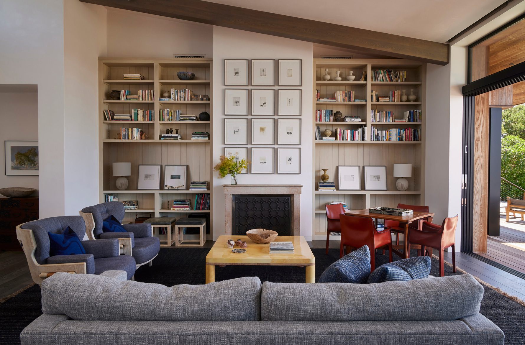 El-Estero-Beach-House-Living-Room-Bookshelves