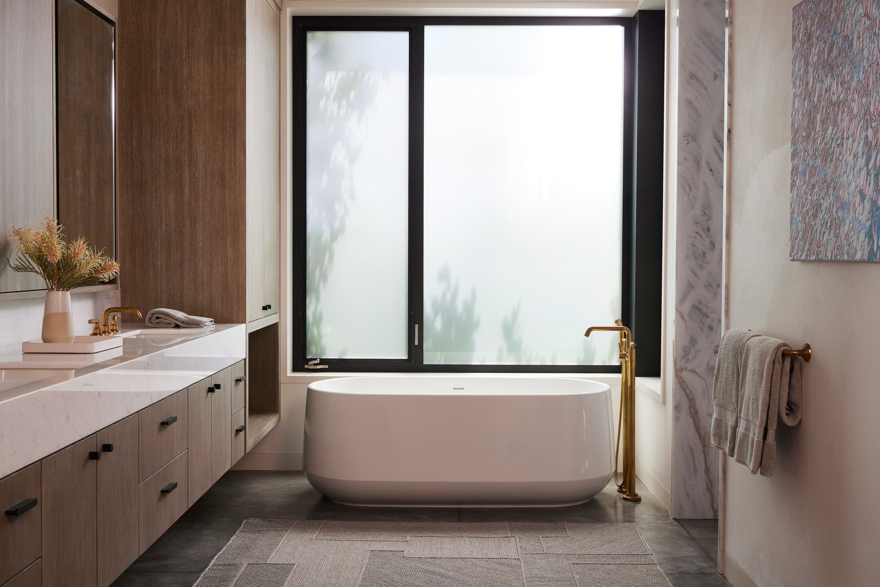 El-Estero-Beach-House-Bathtub-Bathroom-Vanity