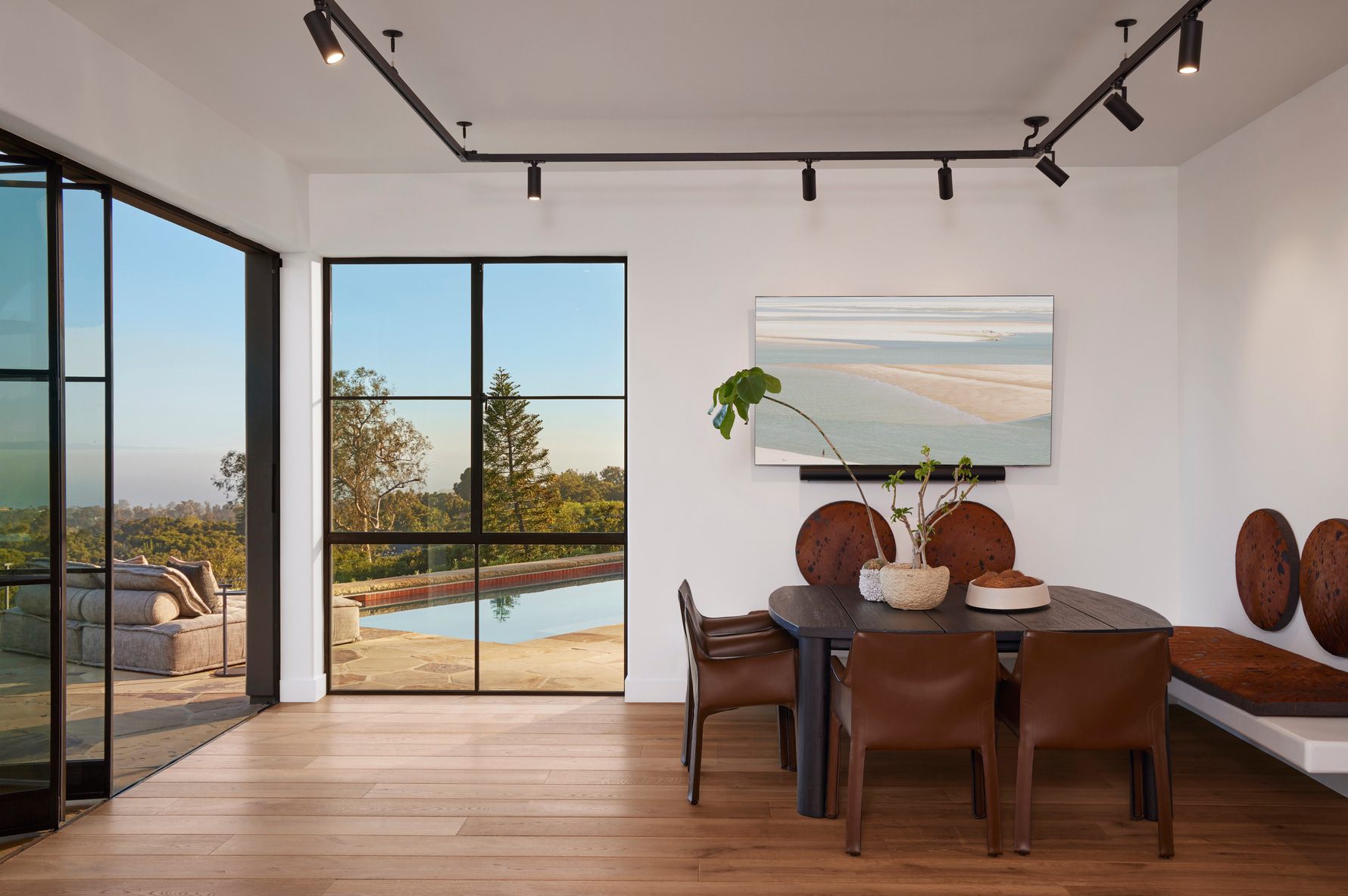 DiningNook_TVArt
