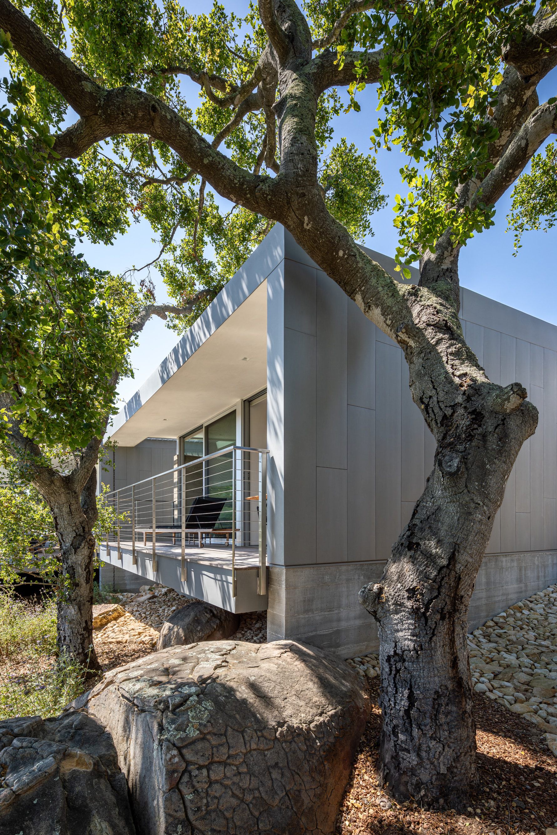 Santa-Barbara-Foothills-Residence-Modern-Exterior-Rear-Detail