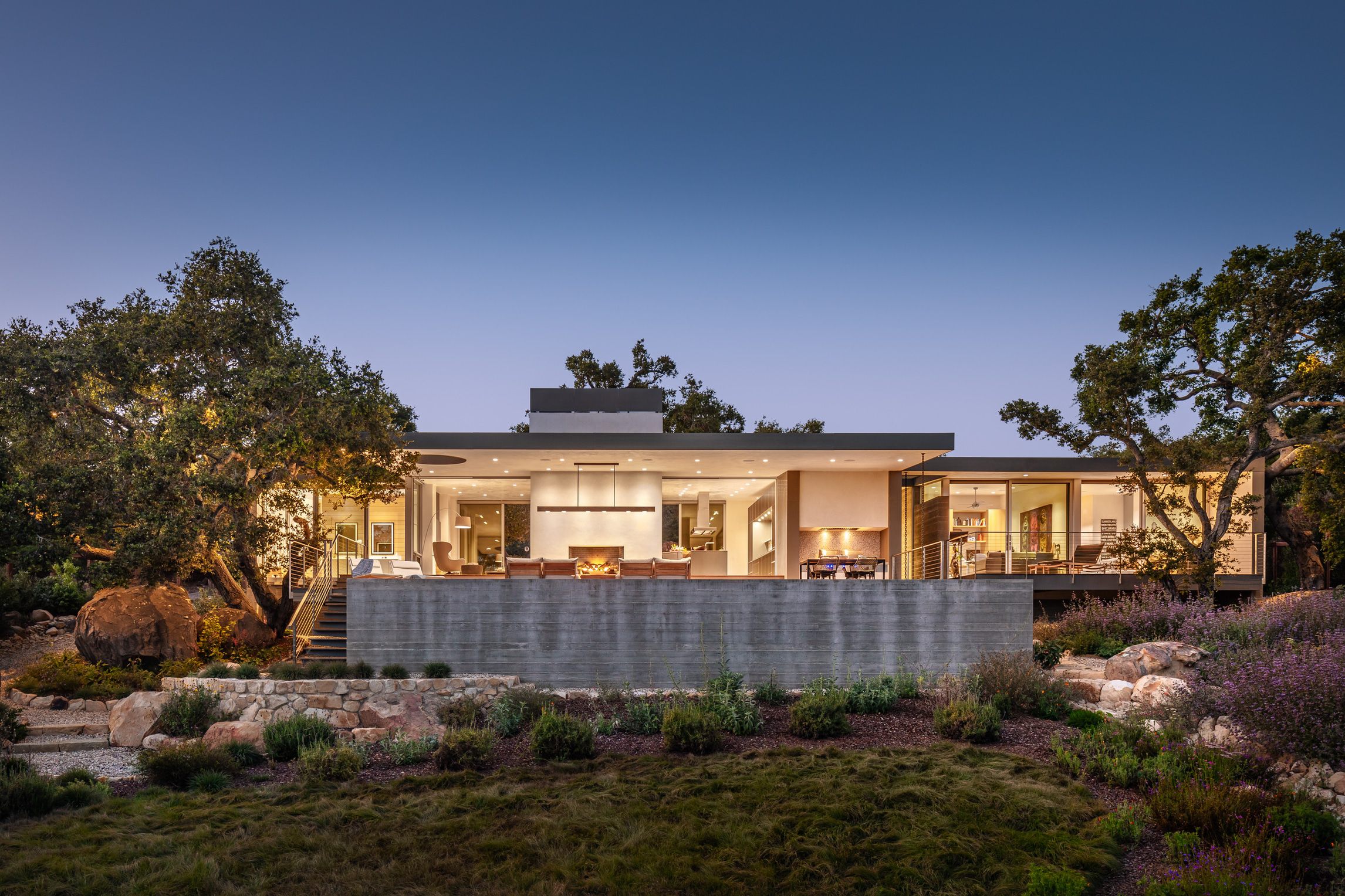 Santa-Barbara-Foothills-Residence-Exterior-Rear-Dusk
