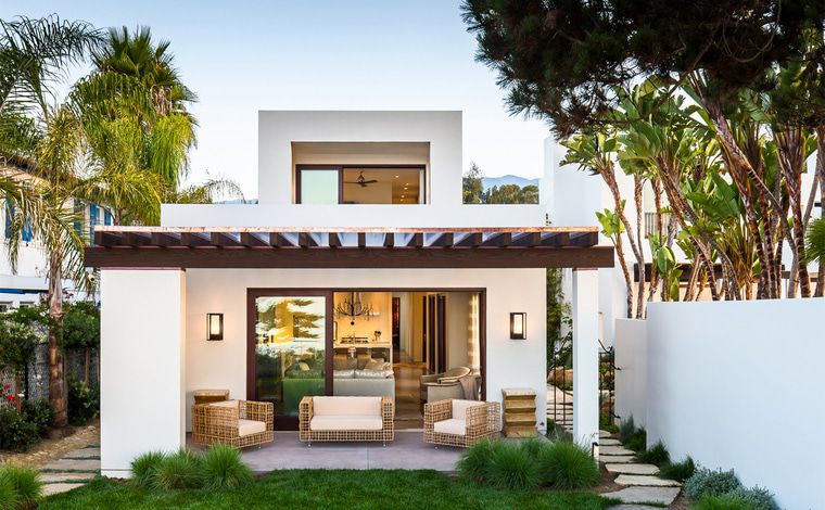 Coastal-Beach-Residence-Modern-Contemporary-Mediterranean-Exterior-Trellis