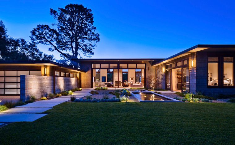 Thayer-Residence-Board-Form-Concrete-Wall-Water-Feature