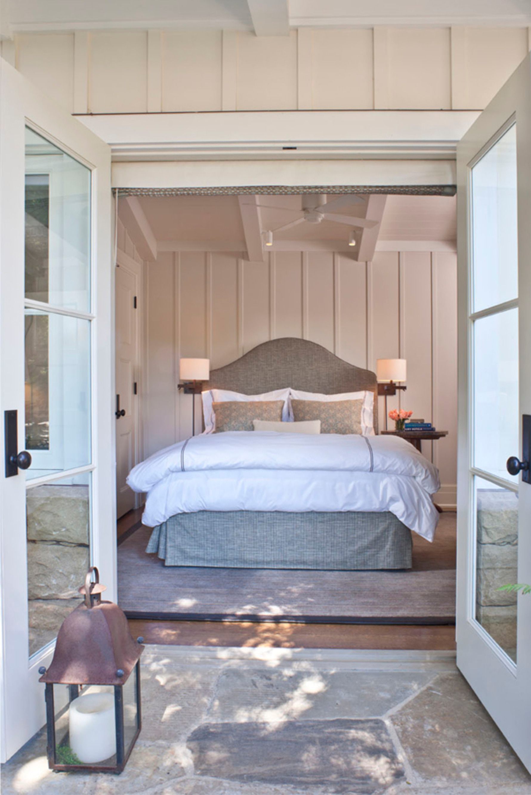 Santa-Barbara-Beach-Guest-House-Studio-Bedroom