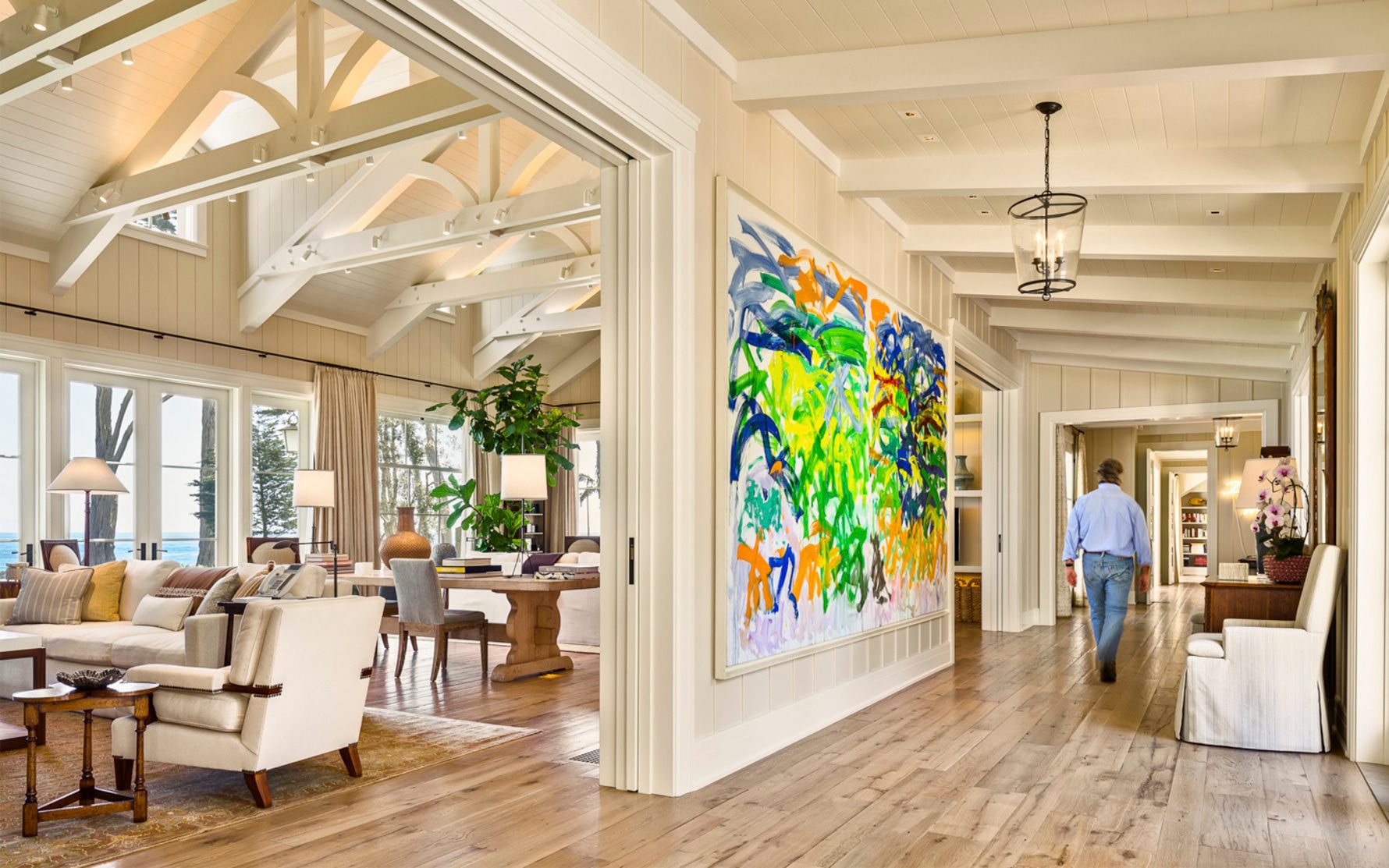 Santa-Barbara-Beach-Residence-Living-Room-Gallery-Hallway