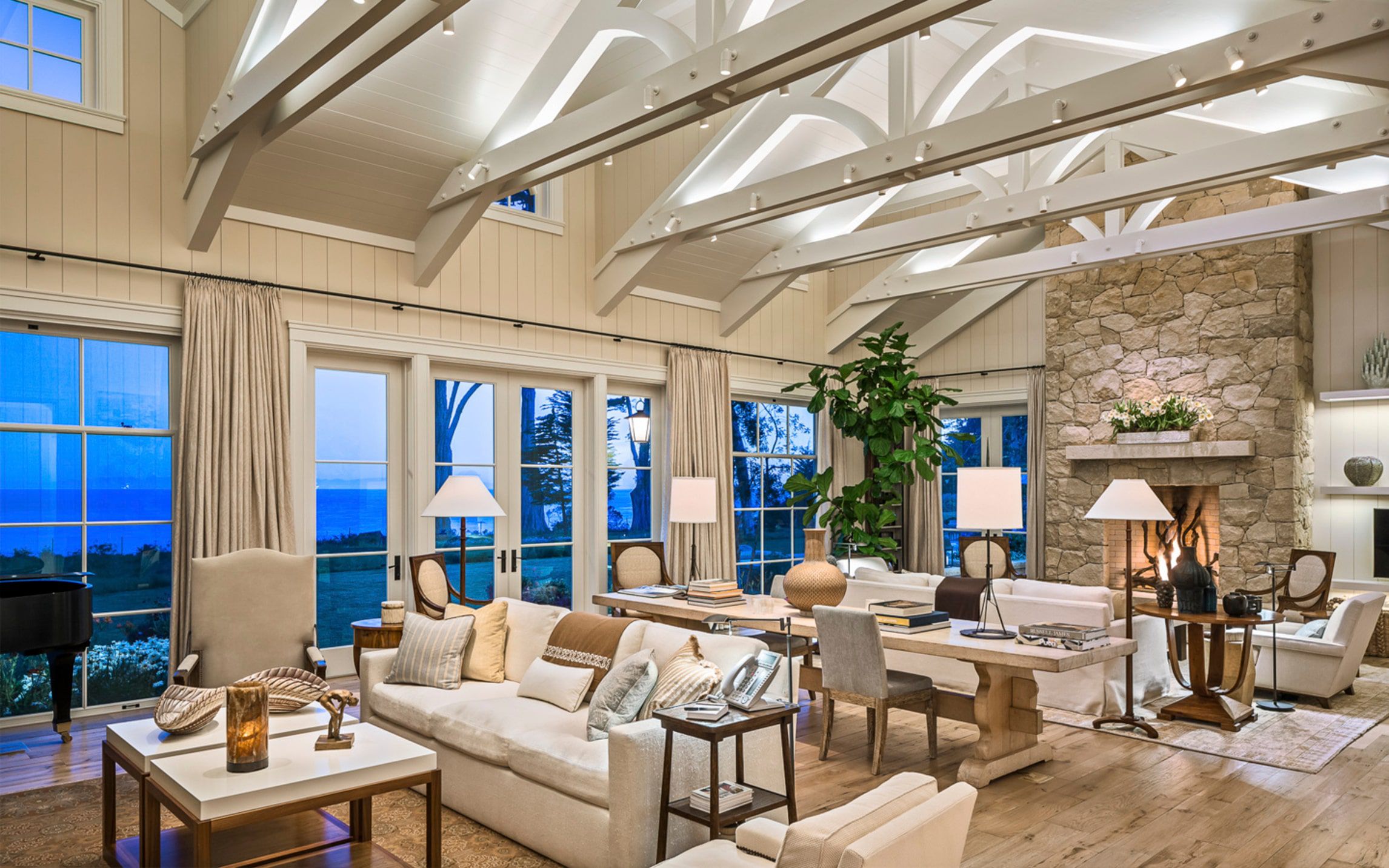 Santa-Barbara-Beach-Residence-Living-Room-Wood-Ceiling-Trusses