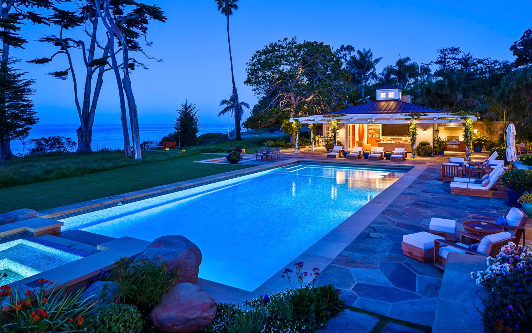 Santa-Barbara-Beach-Residence-Pool-Cabana